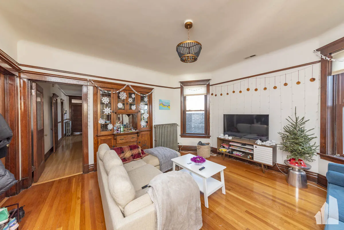 842 W Waveland Ave, ,  60613, USA 60613-unit#3-Chicago-IL