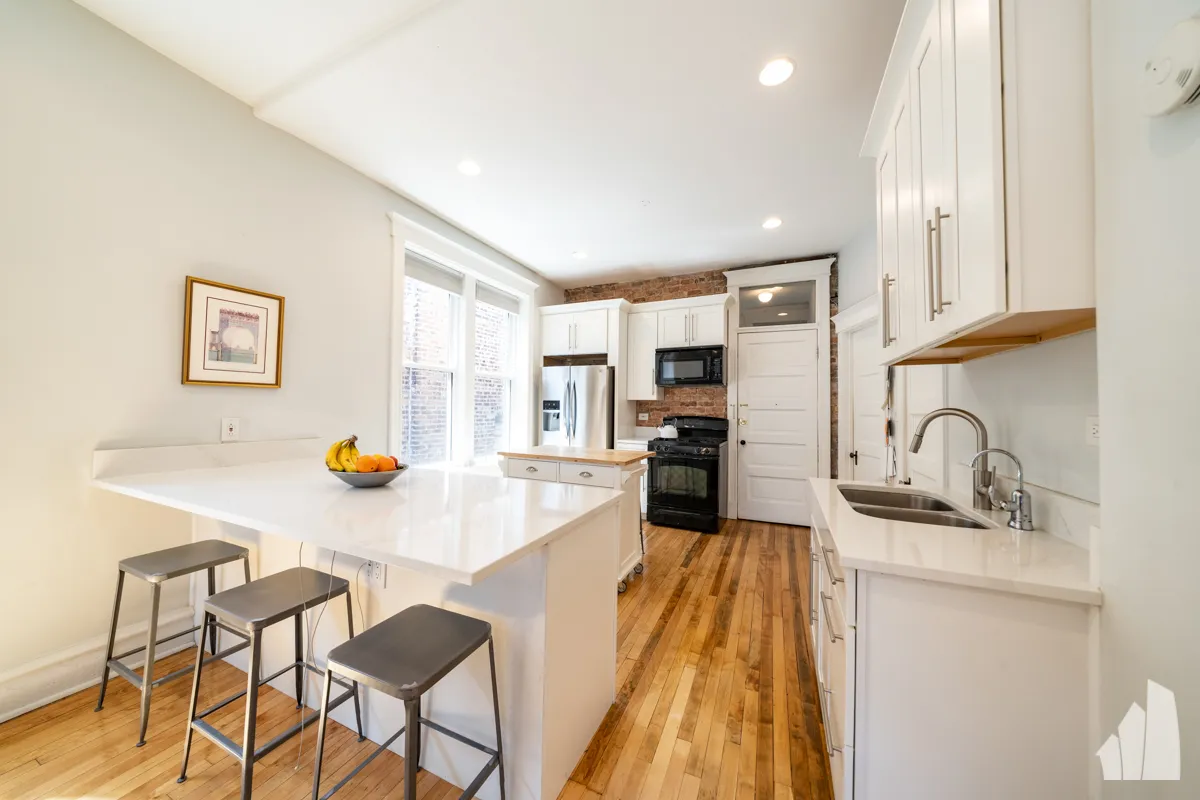 1037 S Racine Ave, , 60607, USA 60607-unit#3R-Chicago-IL