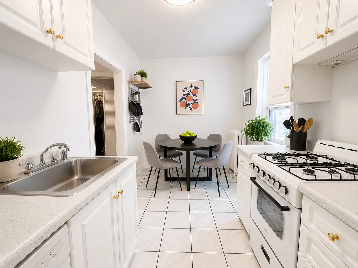 652 W Oakdale Ave, , 60657, USA 60657-unit#1N-Chicago-IL