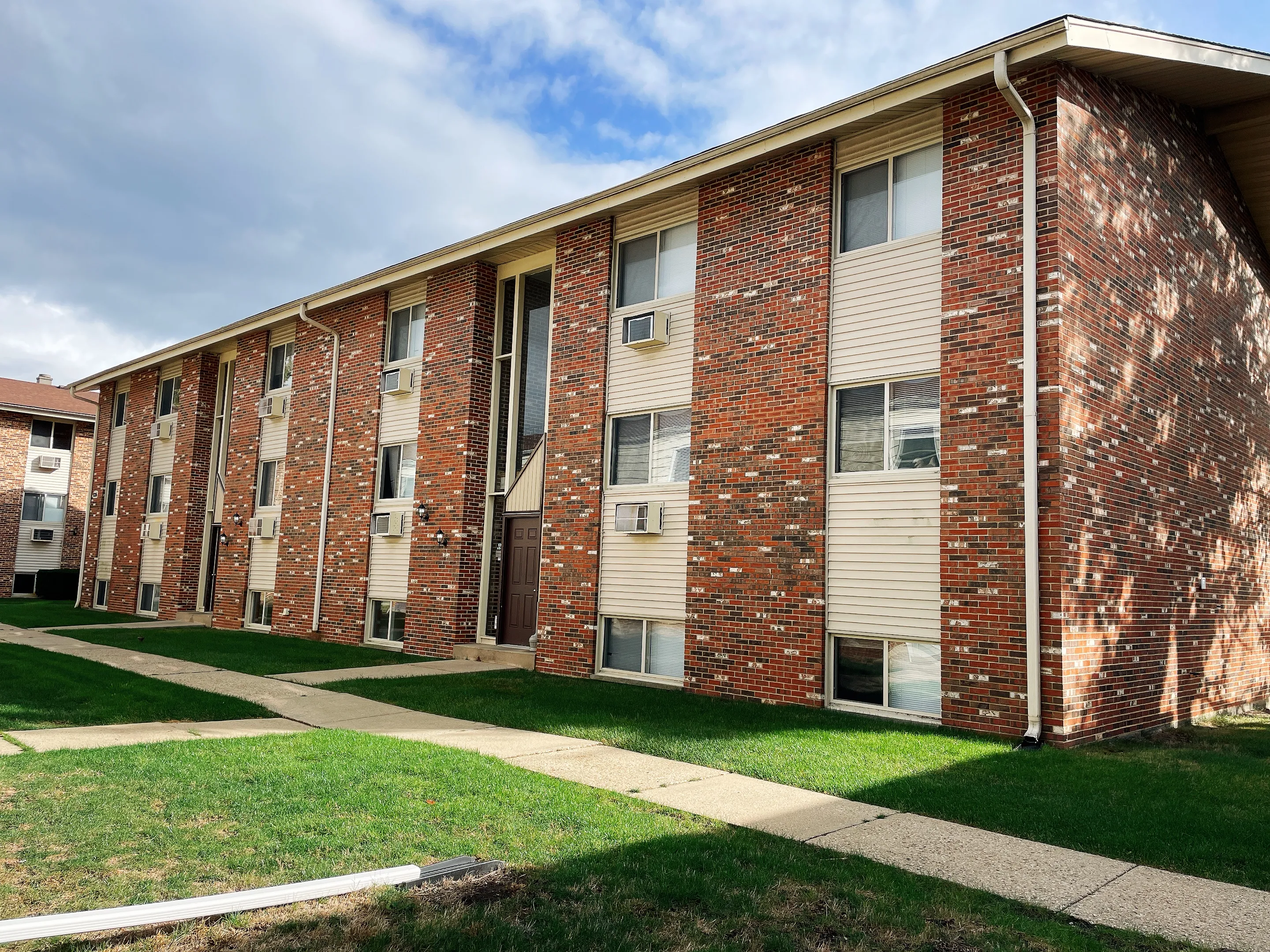 826 N Milwaukee Ave, , 60048, USA 60048-unit#D2-Libertyville-IL