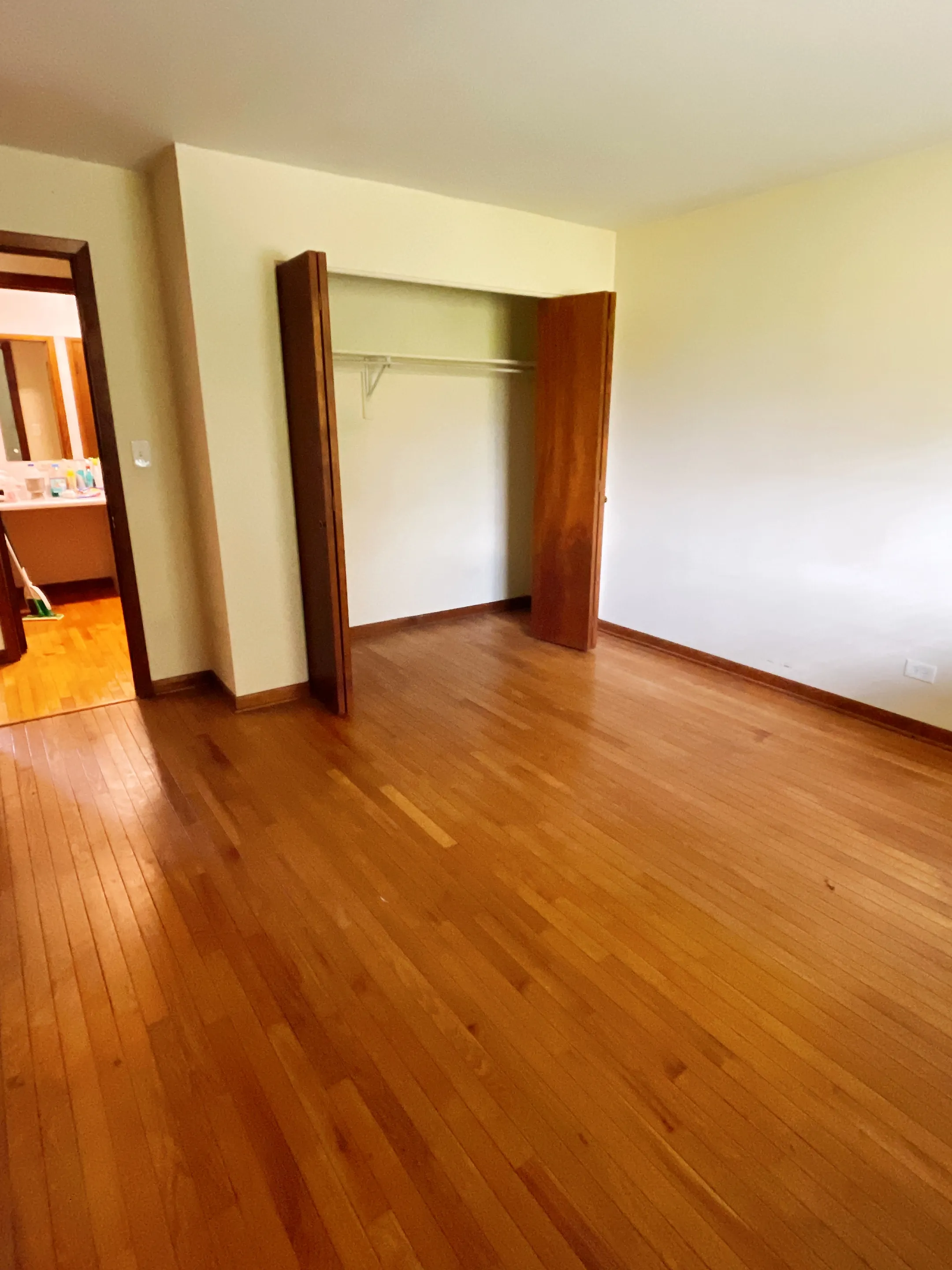 826 N Milwaukee Ave, , 60048, USA 60048-unit#D2-Libertyville-IL
