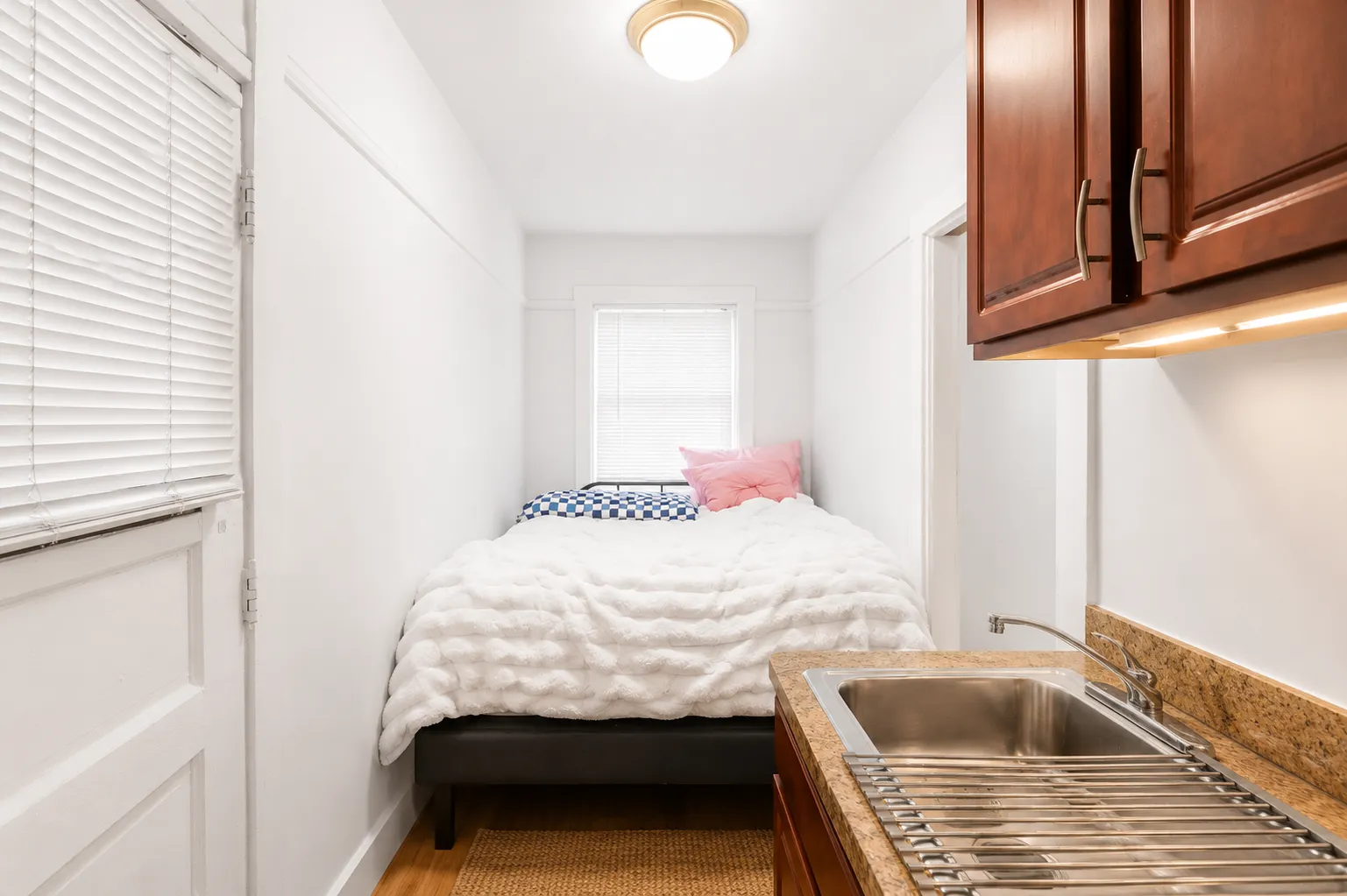 656 W Oakdale Ave, , 60657, USA 60657-unit#1C-Chicago-IL