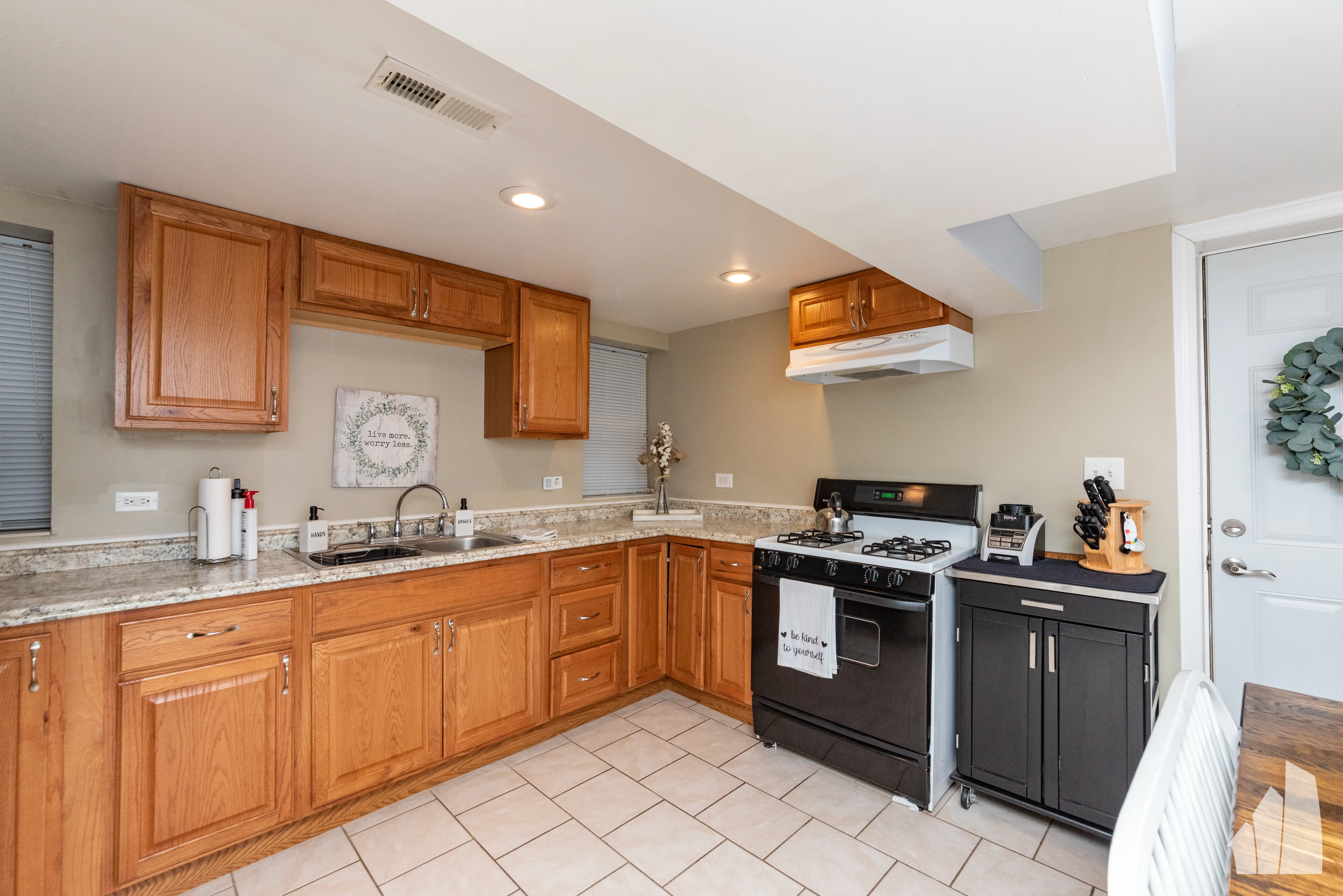 1332 W Barry Ave g, , 60657, USA 60657-unit#GDN-Chicago-IL