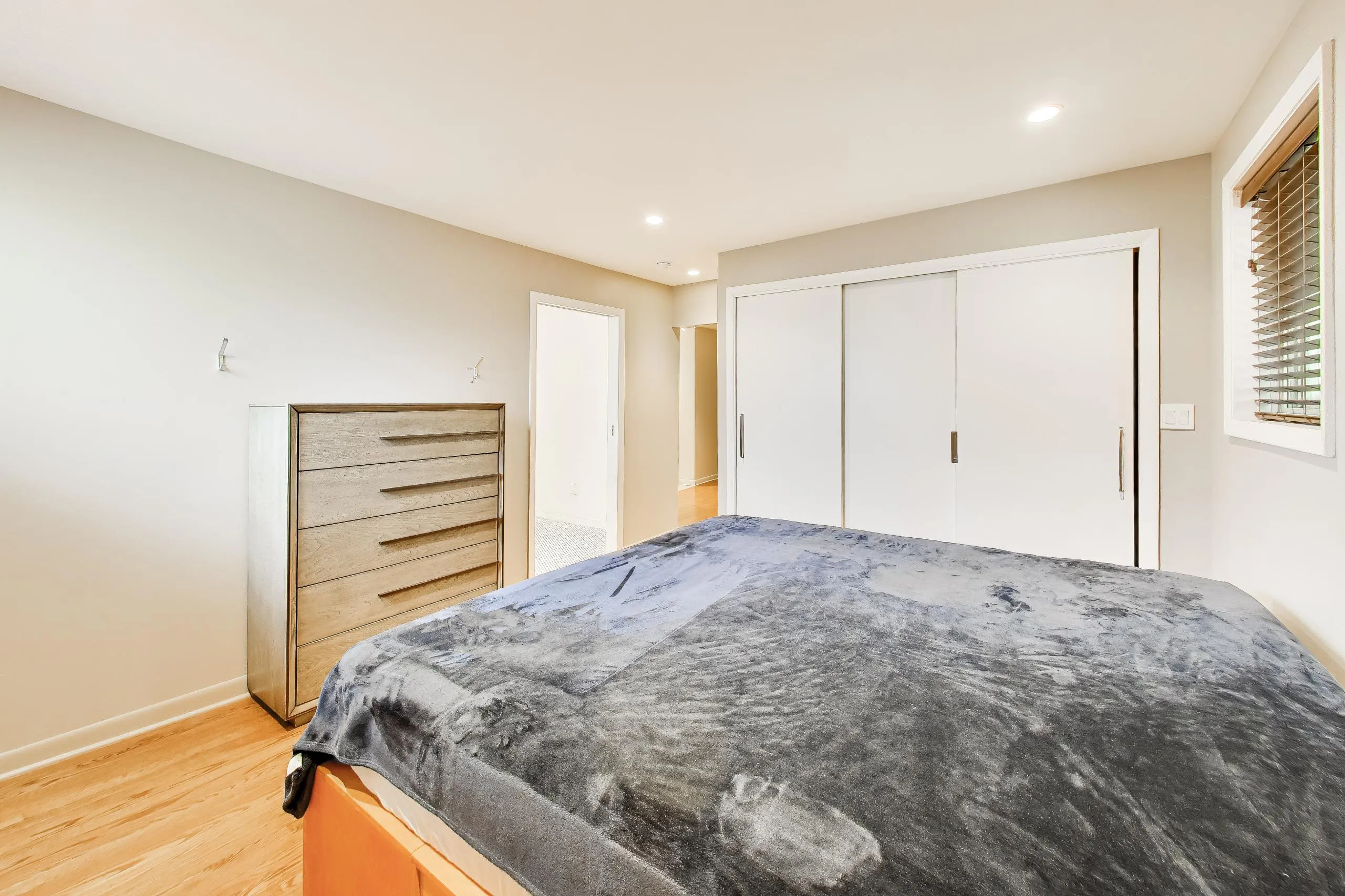 2722 Central St, , 60201, USA 60201-unit#4S-Evanston-IL