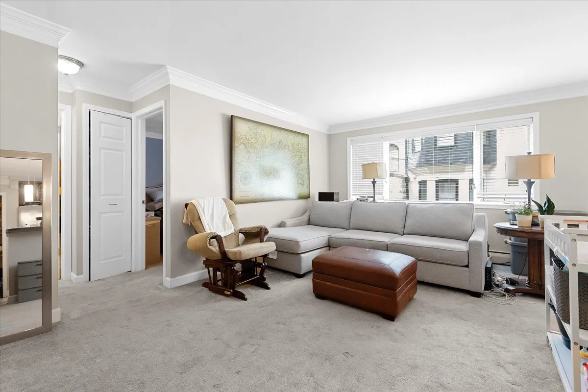 426 W Barry Ave, , 60657, USA 60657-unit#206-Chicago-IL