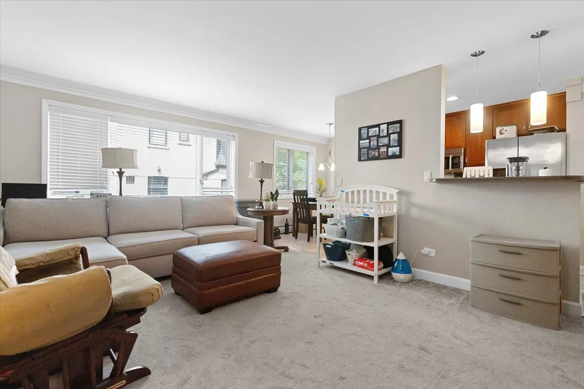 426 W Barry Ave, , 60657, USA 60657-unit#206-Chicago-IL