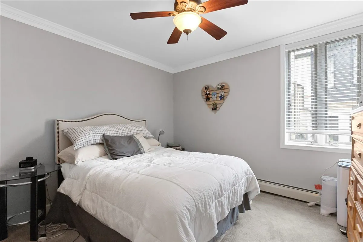 426 W Barry Ave, , 60657, USA 60657-unit#206-Chicago-IL