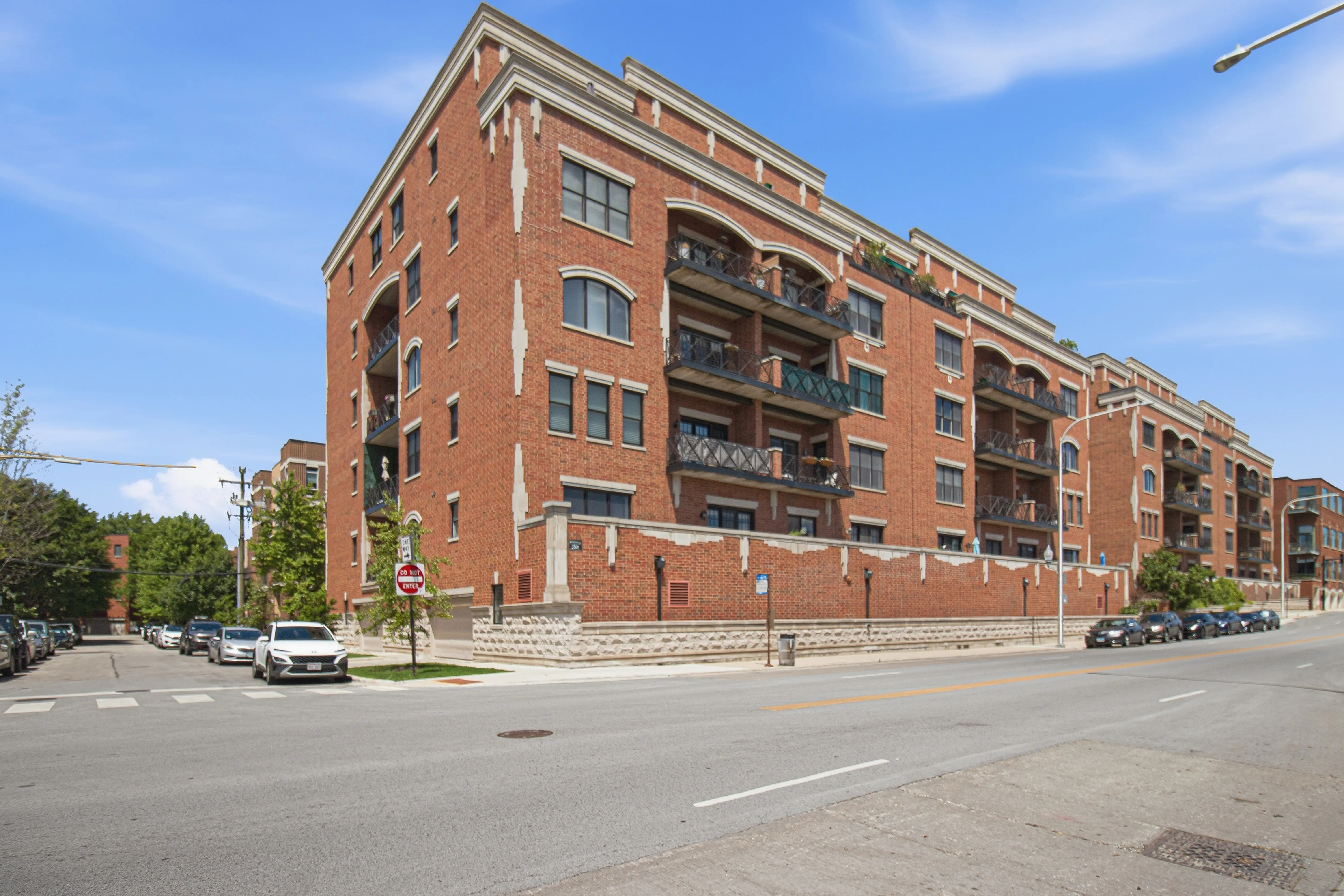 2801 N Oakley Ave, , 60618, USA 60618-unit#203-Chicago-IL