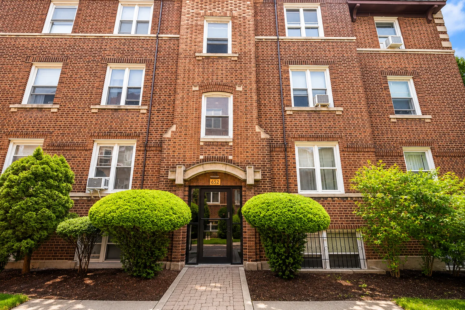 652 W Oakdale Ave, , 60657, USA 60657-unit#1S-Chicago-IL