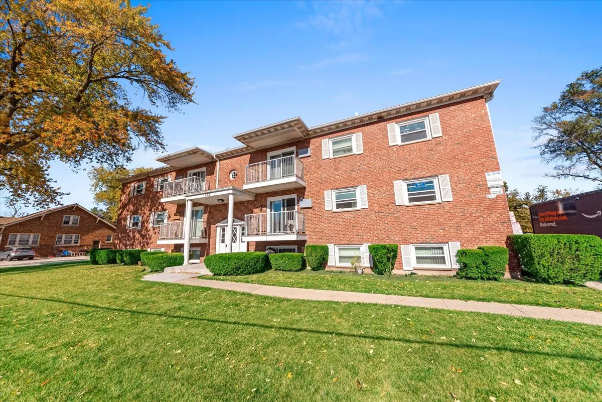 124 W Washington St, , 60073, USA 60073-unit#114-Round Lake-IL