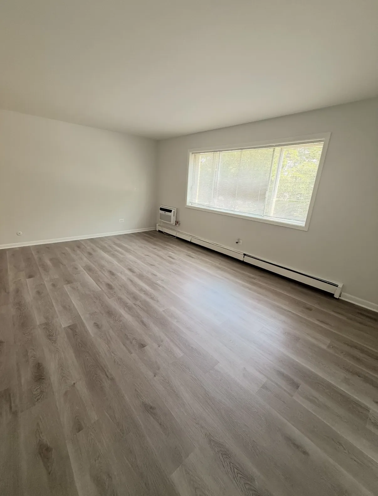 700 McKinley Ave, ,  60060, USA 60060-unit#302-Mundelein-IL