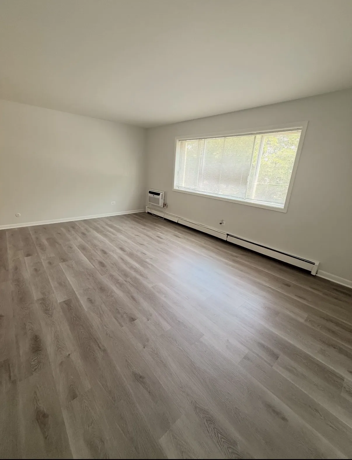 700 McKinley Ave, ,  60060, USA 60060-unit#302-Mundelein-IL