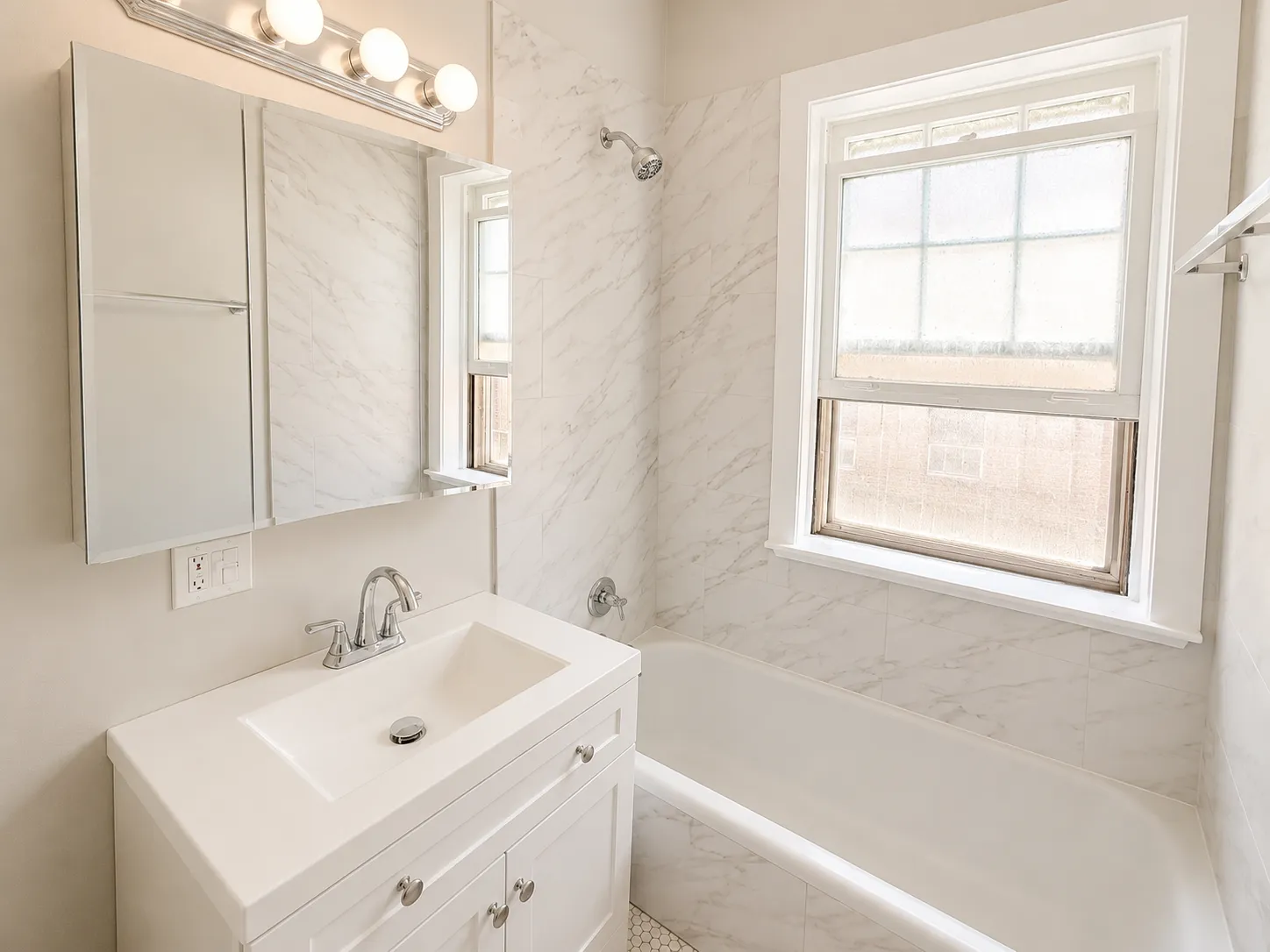 739 Hinman Ave, ,  60202, USA 60202-unit#1W-Evanston-IL
