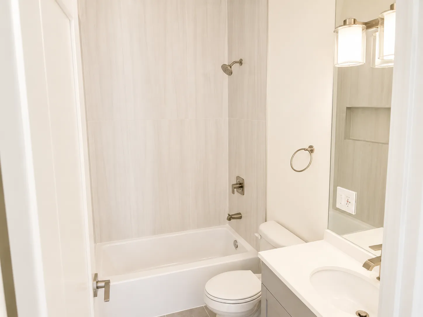 4543 S St Lawrence Ave, , 60653, USA 60653-unit#2F-Chicago-IL