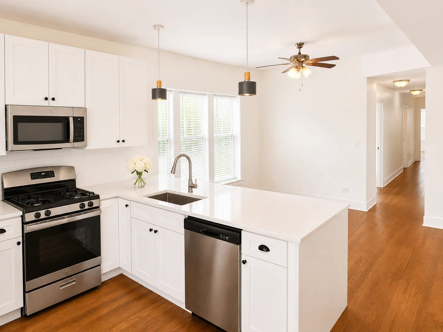 1439 E 66th Pl, , 60637, USA 60637-unit#3W-Chicago-IL