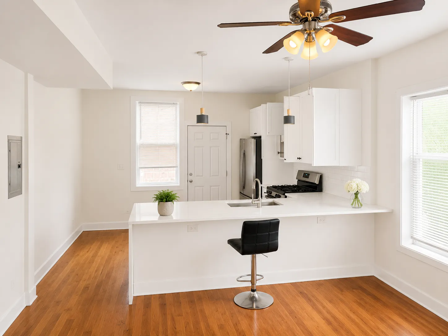 1439 E 66th Pl, , 60637, USA 60637-unit#3W-Chicago-IL