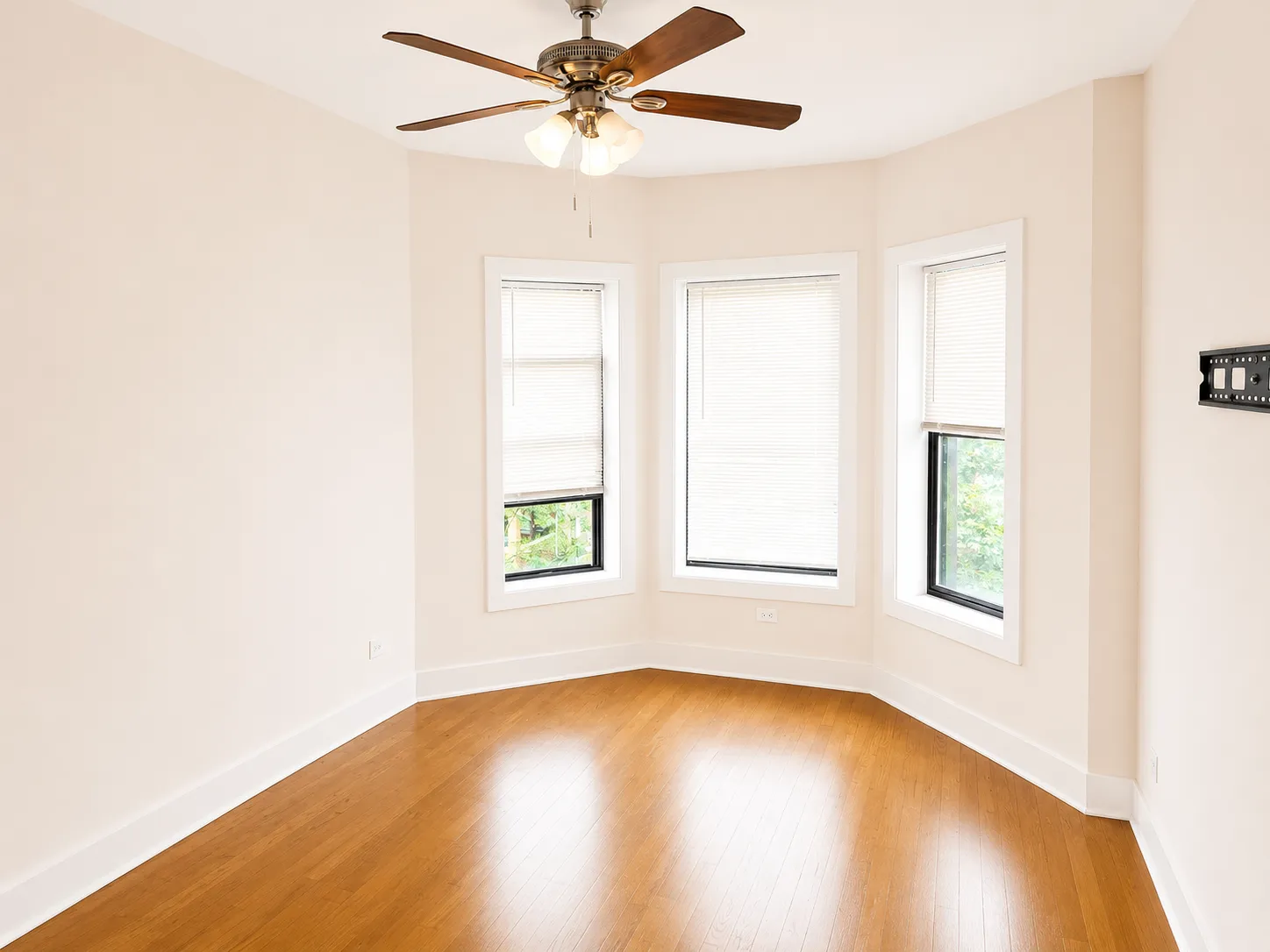 1439 E 66th Pl, , 60637, USA 60637-unit#3W-Chicago-IL