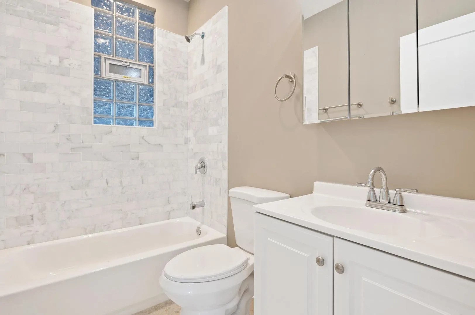 3311 N Ravenswood Ave, , 60657, USA 60657-unit#1-Chicago-IL