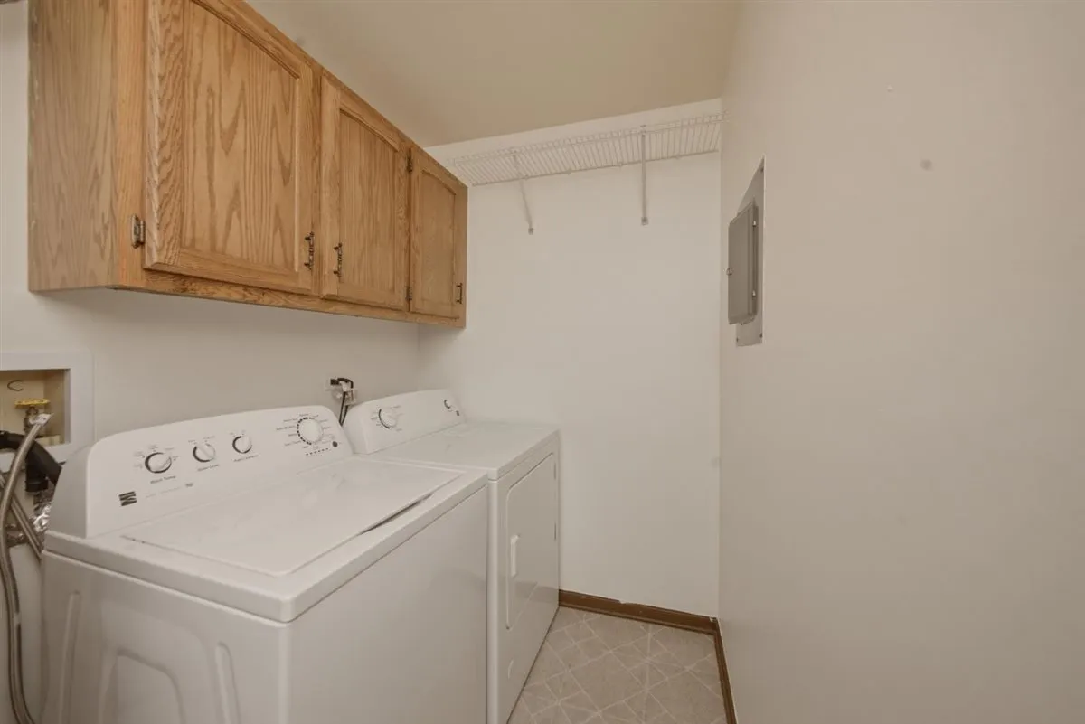 1671 Grosvenor Cir, ,  60189, USA 60189-unit#C-Wheaton-IL