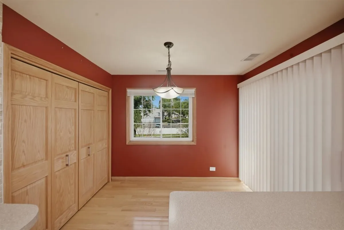 1671 Grosvenor Cir, ,  60189, USA 60189-unit#C-Wheaton-IL