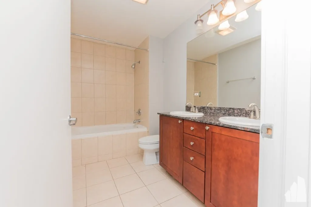 3550 W Montrose Ave, ,  60618, USA 60618-unit#303-Chicago-IL