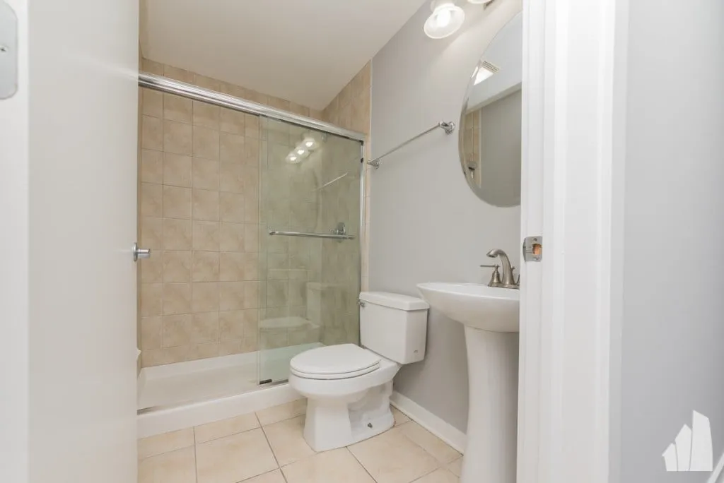 3550 W Montrose Ave, ,  60618, USA 60618-unit#303-Chicago-IL