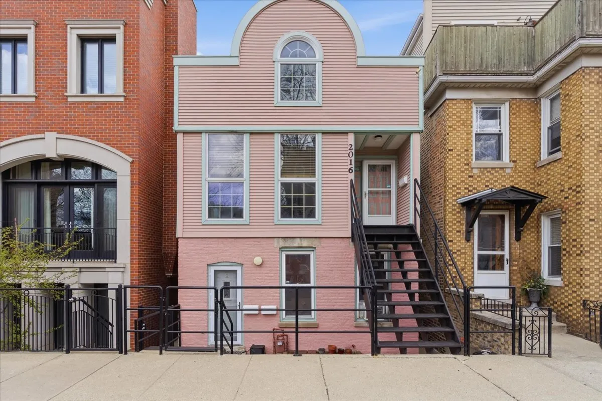 2016 W Charleston St, ,  60647, USA 60647-unit#1R-Chicago-IL