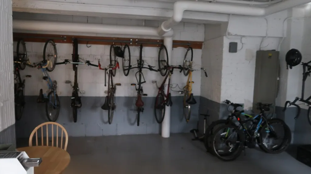735 W Junior Terrace, , 60613, USA 60613-unit#401-Chicago-IL