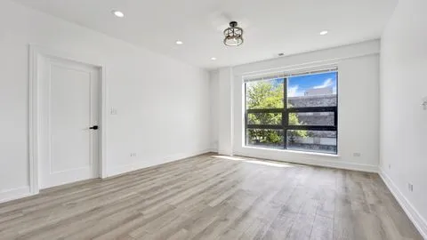 4350 W Lawrence Ave, ,  60630, USA 60630-unit#405-Chicago-IL