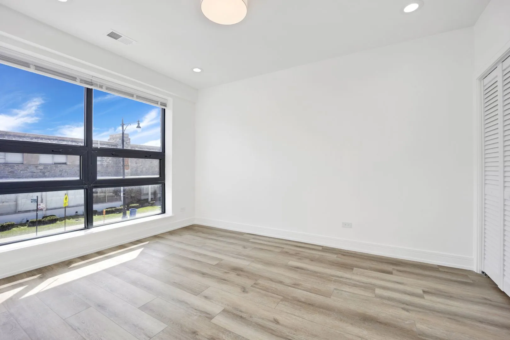 4350 W Lawrence Ave, ,  60630, USA 60630-unit#405-Chicago-IL
