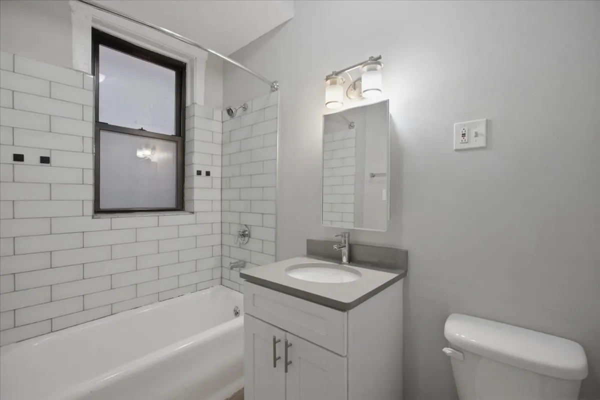 5020 S Blackstone Ave, , 60615, USA 60615-unit#204-Chicago-IL