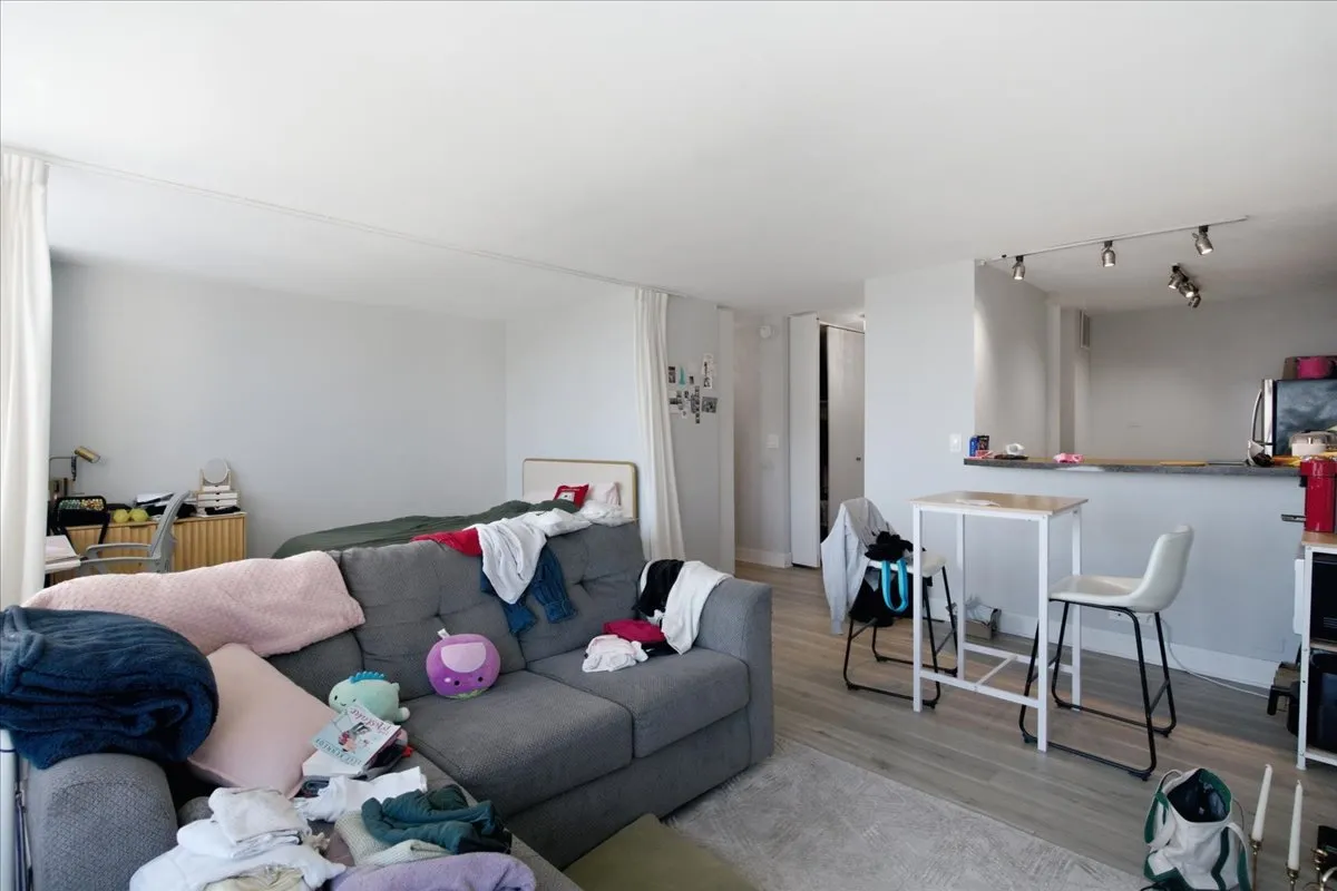 655 W Irving Park Rd, , 60613, USA 60613-unit#1805-Chicago-IL