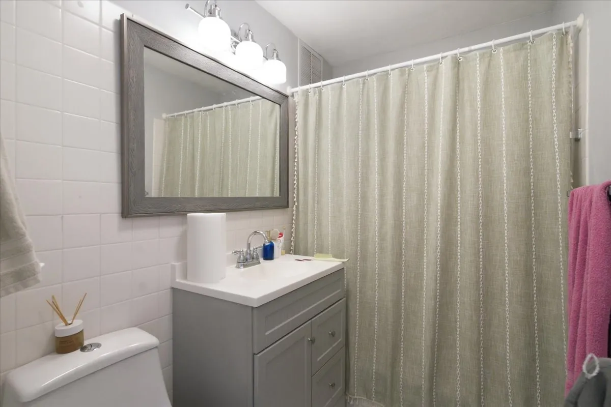 655 W Irving Park Rd, , 60613, USA 60613-unit#1805-Chicago-IL