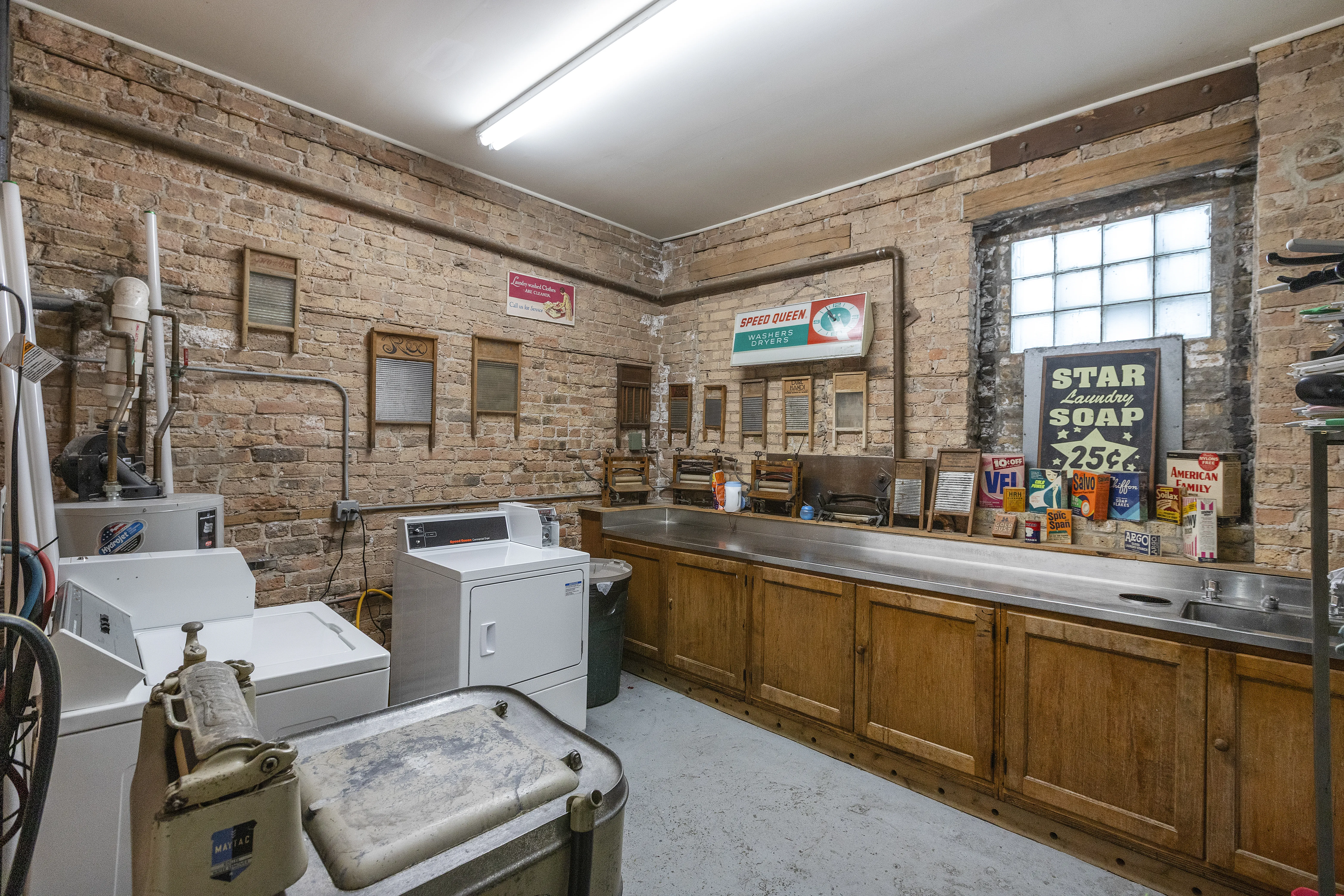 660 W Grand Ave, ,  60654, USA 60654-unit#2W-Chicago-IL