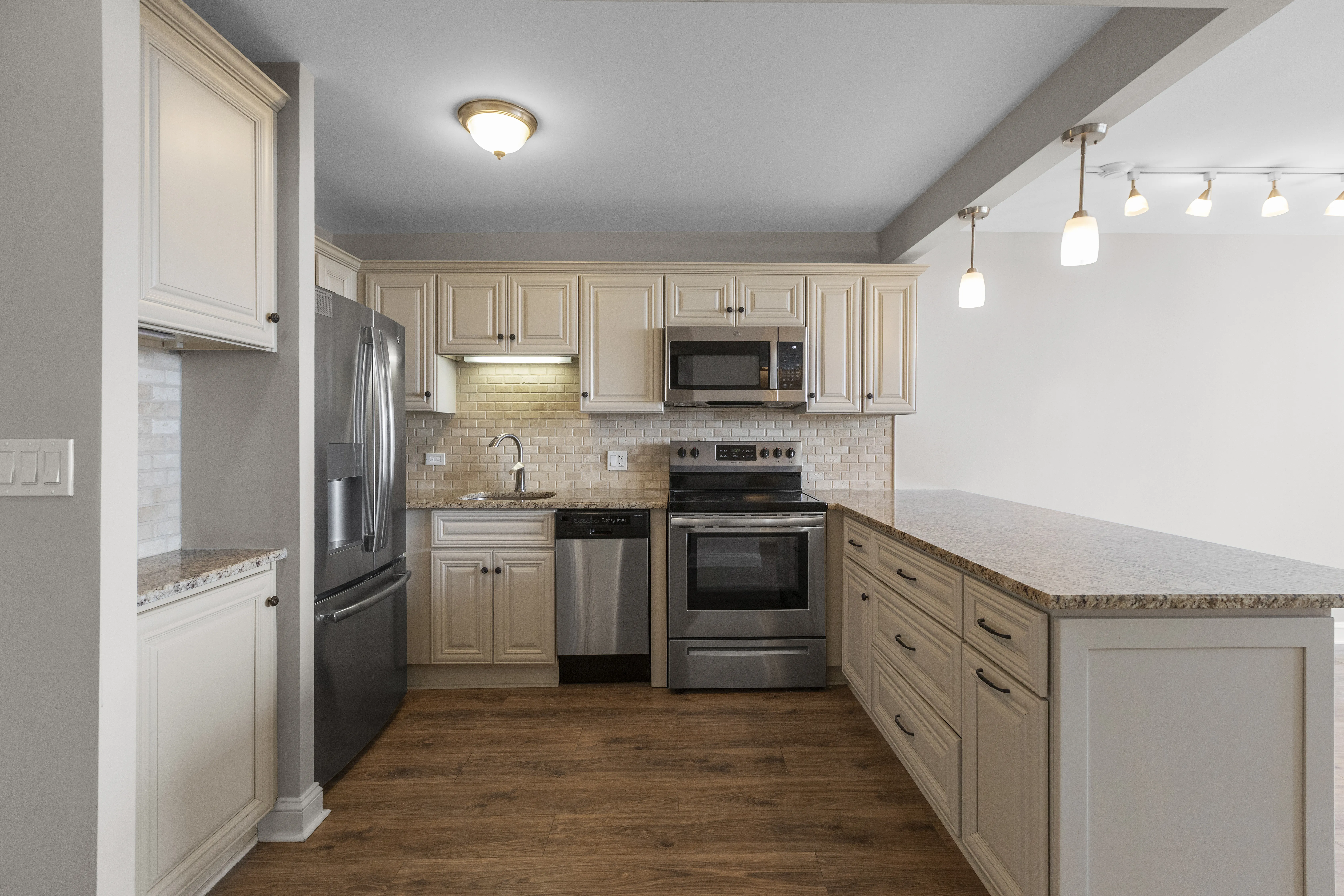 1355 N Sandburg Terrace, , 60610, USA 60610-unit#1403D-Chicago-IL