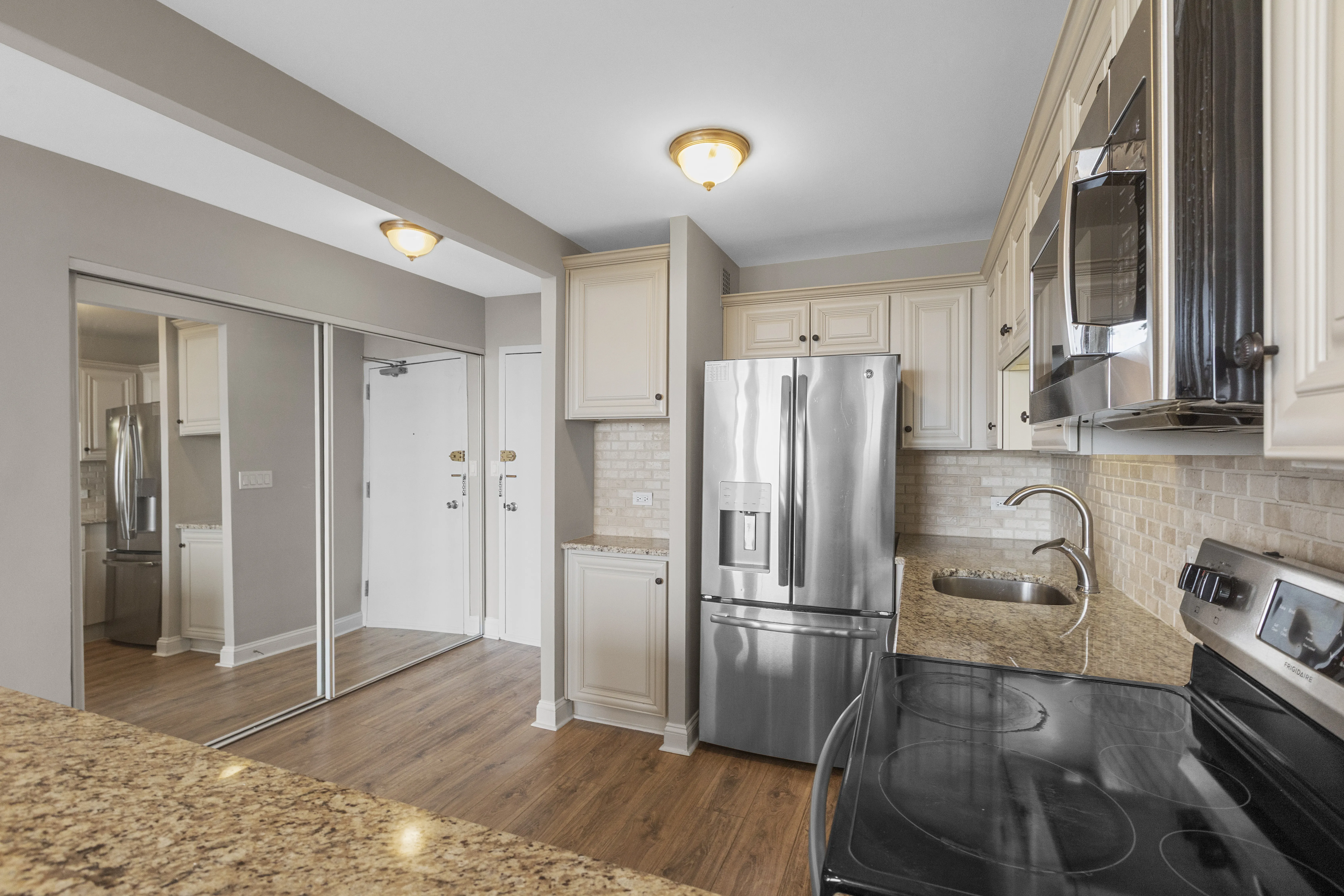 1355 N Sandburg Terrace, , 60610, USA 60610-unit#1403D-Chicago-IL