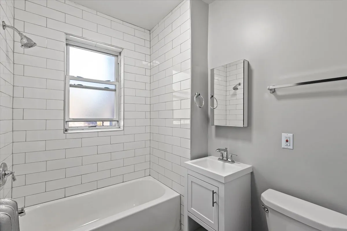2520 W Belle Plaine Ave, ,  60618, USA 60618-unit#1-Chicago-IL
