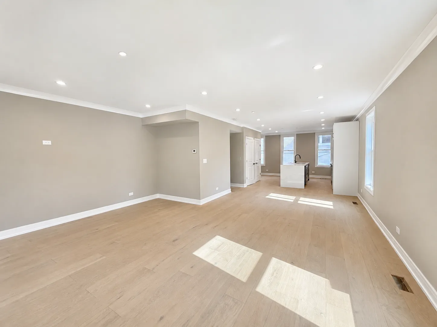 1905 W Huron St, ,  60622, USA 60622-unit#CH-Chicago-IL
