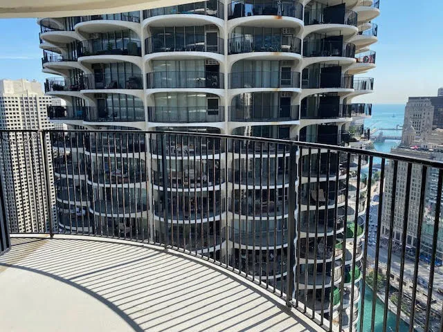 300 N State St, Chicago,  60654, USA 60654-unit#4708-CHICAGO-IL