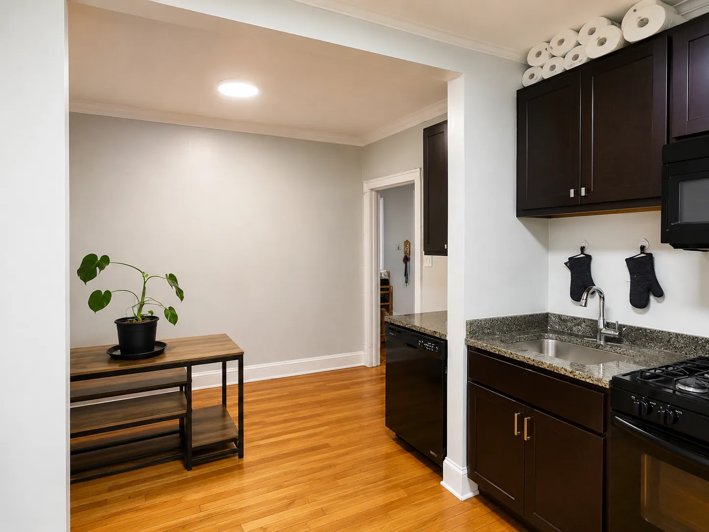 2332 W Addison St, ,  60618, USA 60618-unit#J2-Chicago-IL