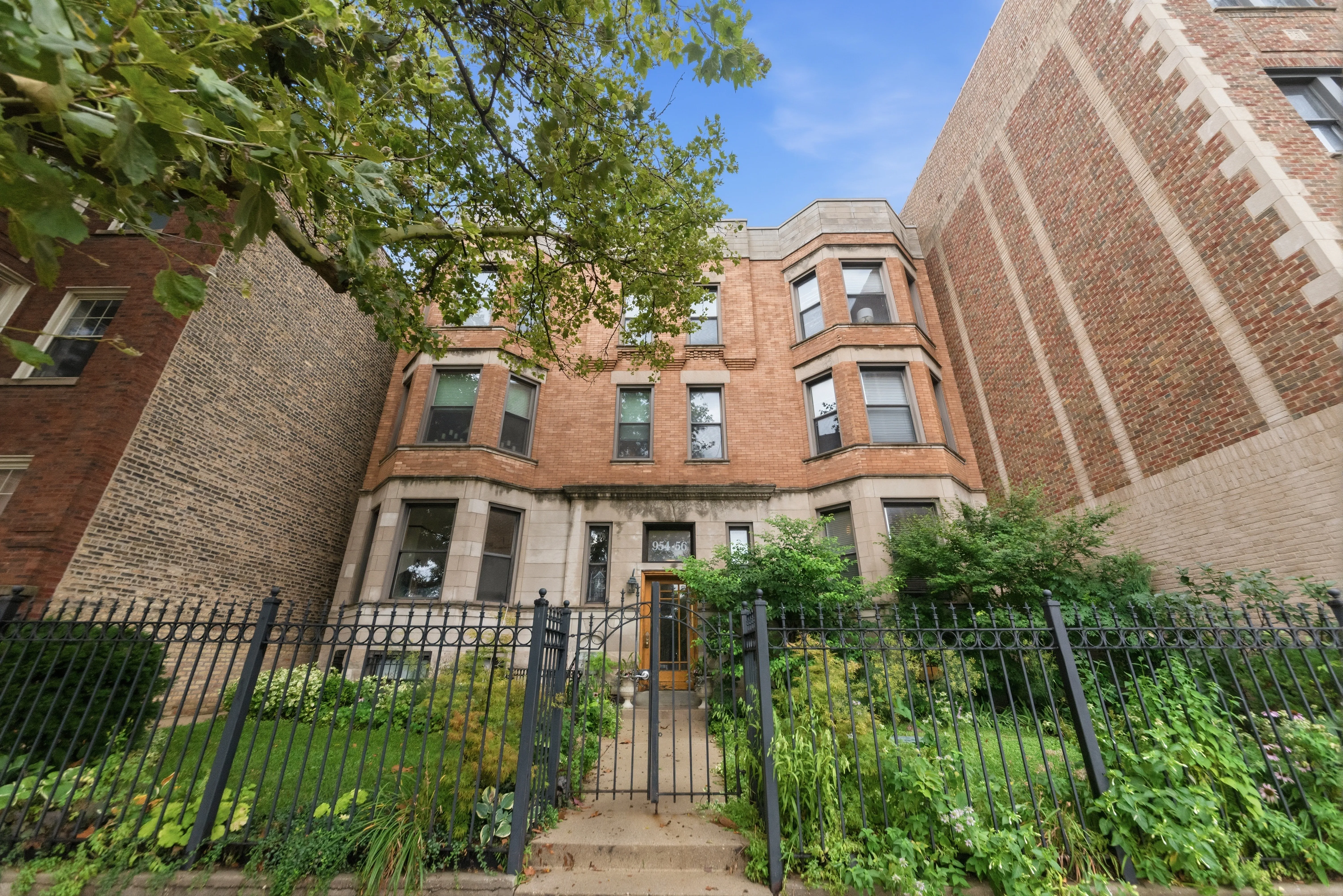 954 W Cuyler Ave, , 60613, USA 60613-unit#1E-Chicago-IL