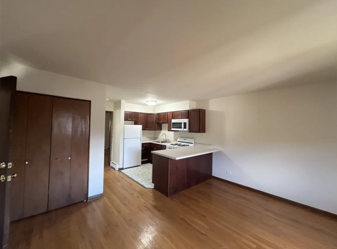 872 N Milwaukee Ave, ,  60048, USA 60048-unit#B1-Libertyville-IL