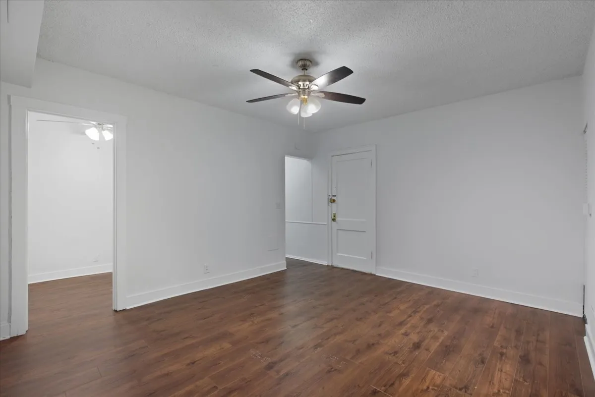 3727 N Pine Grove Ave, ,  60613, USA 60613-unit#305-Chicago-IL