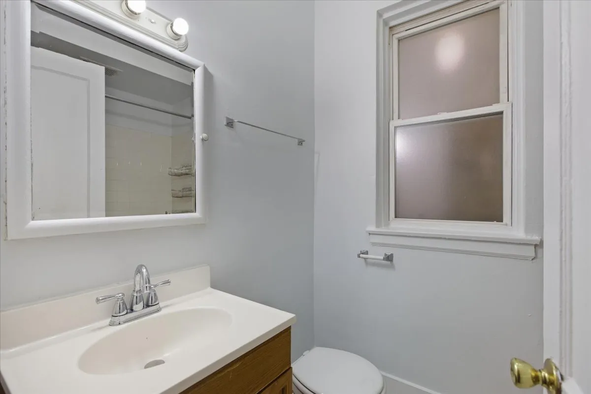 3727 N Pine Grove Ave, ,  60613, USA 60613-unit#407-Chicago-IL