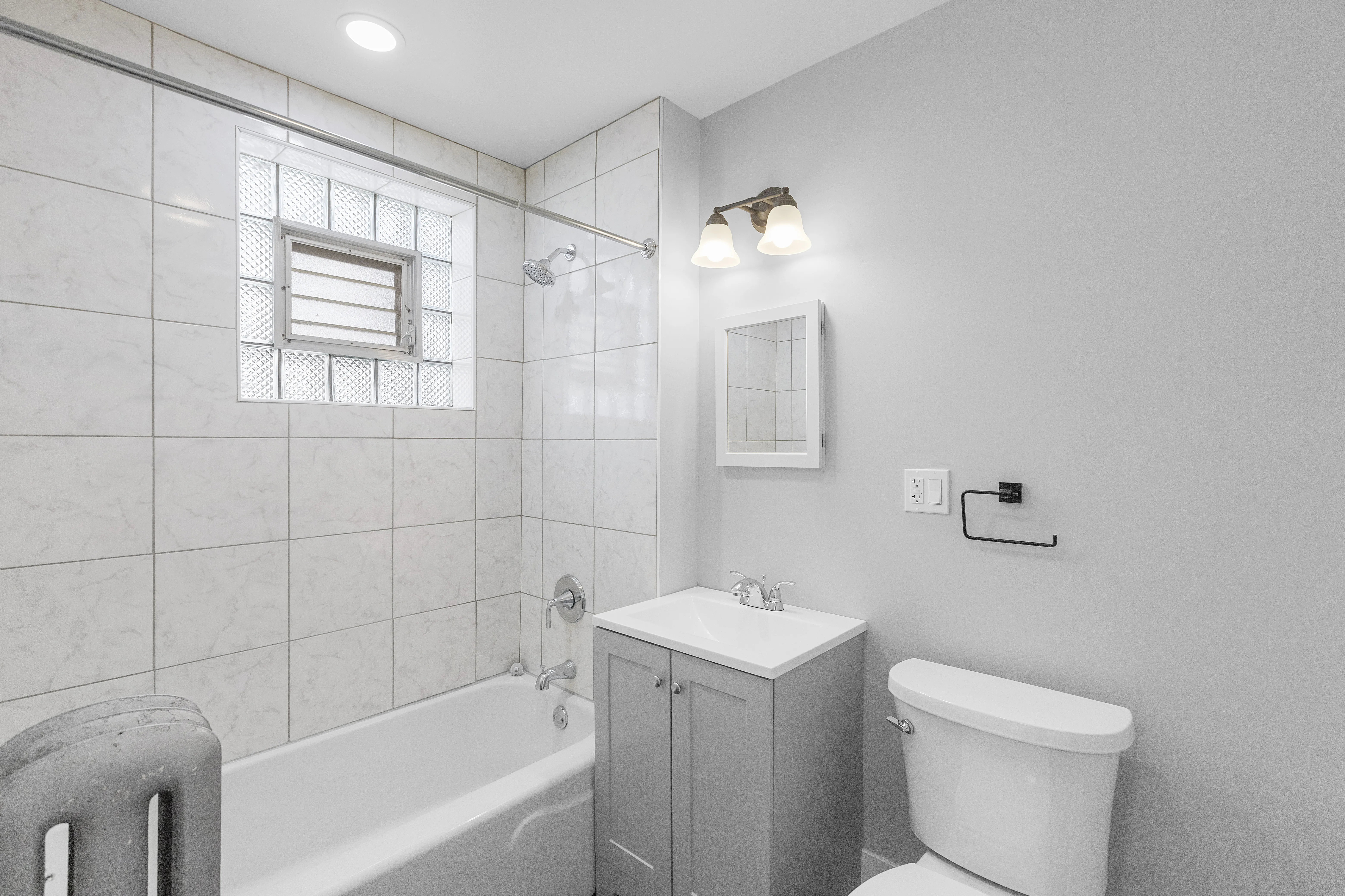 3222 W Grace St, ,  60618, USA 60618-unit#Unit 1E-Chicago-IL