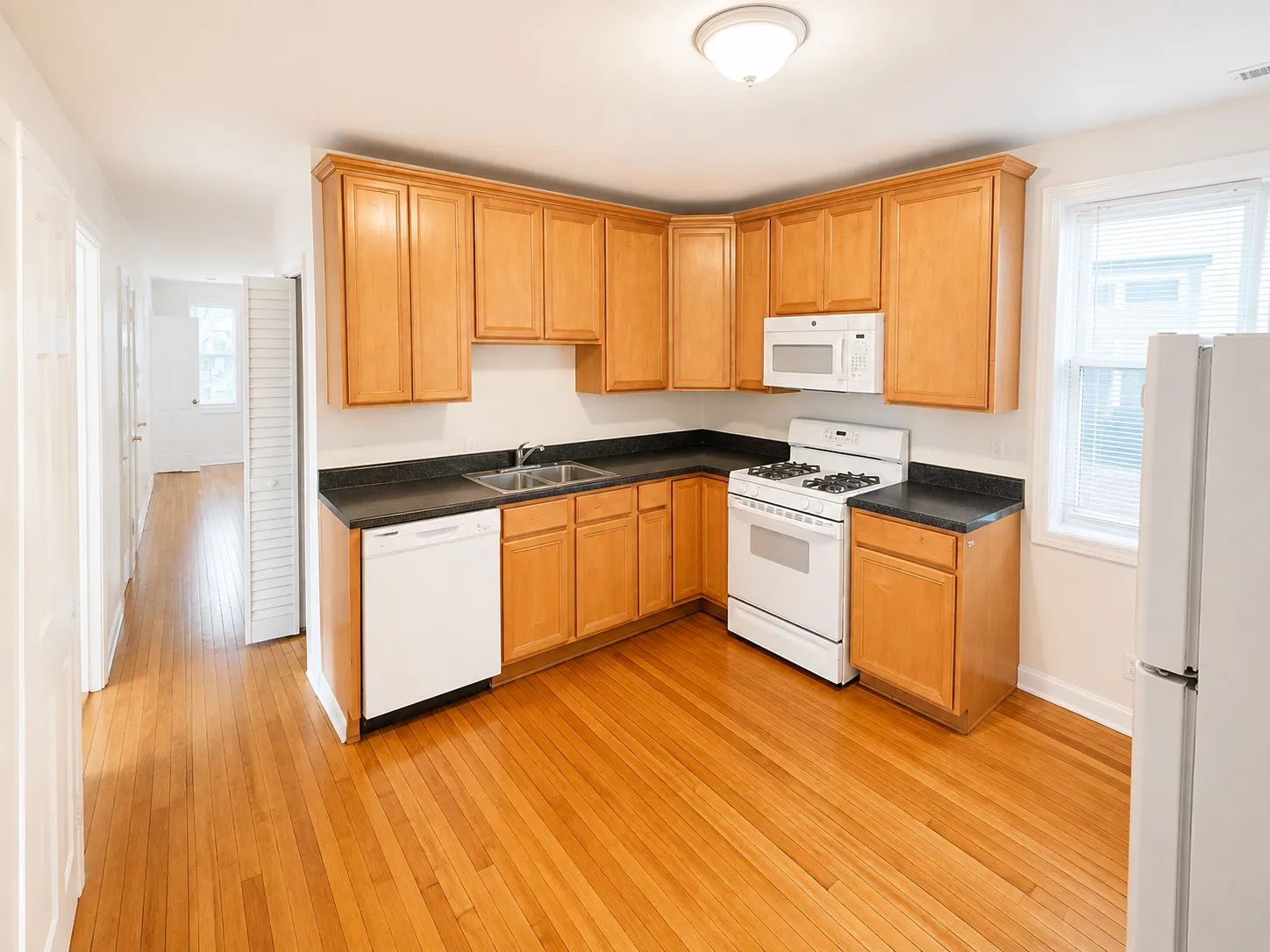 2239 N Western Ave, Chicago,  60647, USA 60647-unit#2F-CHICAGO-IL