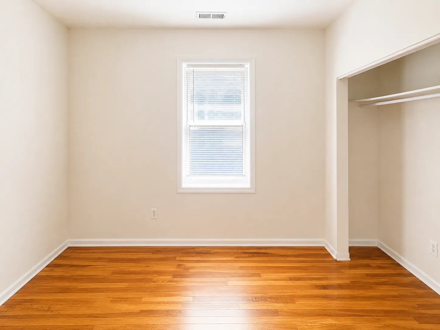 2239 N Western Ave, Chicago,  60647, USA 60647-unit#2F-CHICAGO-IL