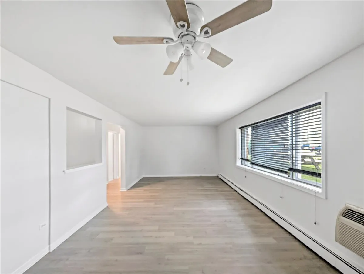 700 McKinley Ave, ,  60060, USA 60060-unit#303-Mundelein-IL