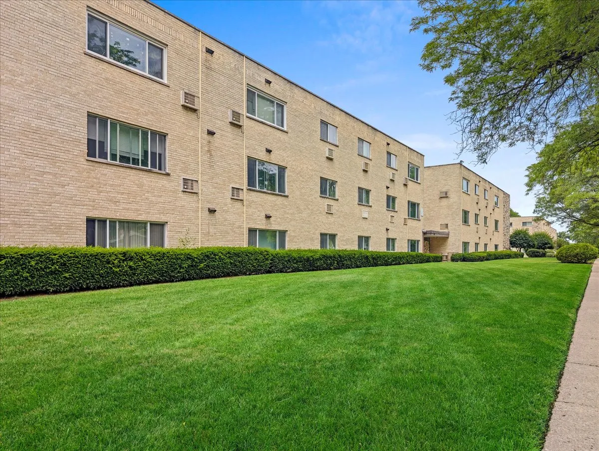 700 McKinley Ave, , 60060, USA 60060-unit#303-Mundelein-IL