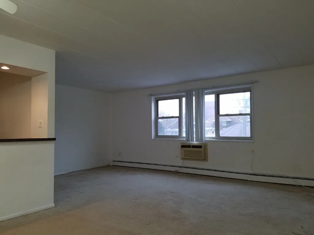 1447 W Touhy Ave, ,  60626, USA 60626-unit#304-Chicago-IL